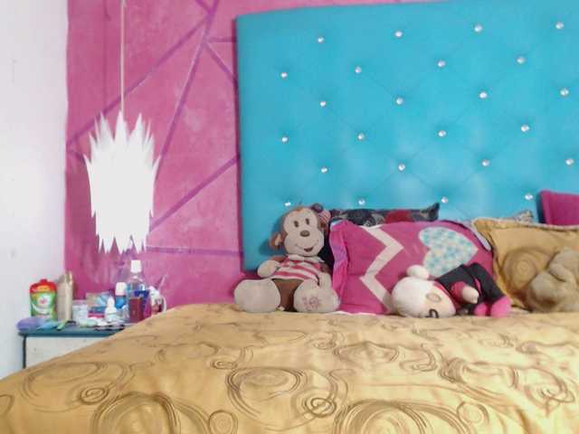 Live sex webcam photo for Enya23cm #274530618