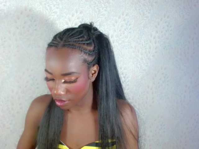 Live sex webcam photo for EnyellHorny #291447983