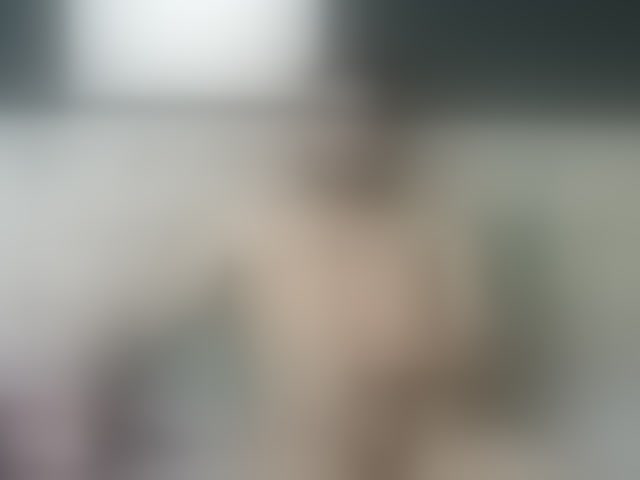 Live sex webcam photo for EnzoKnox #294148338
