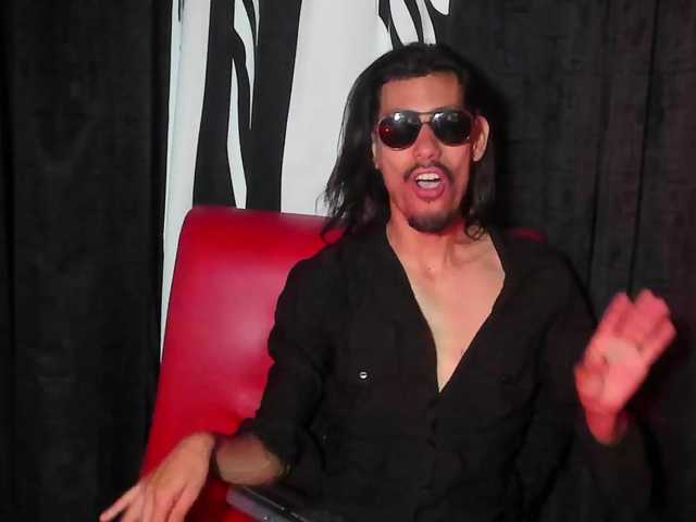 Live sex webcam photo for Eren-and-adrew #276428914