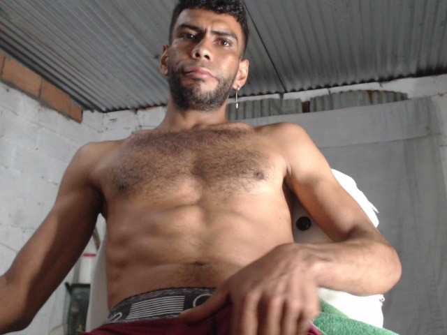 Live sex webcam photo for ErickBetlan #275653093