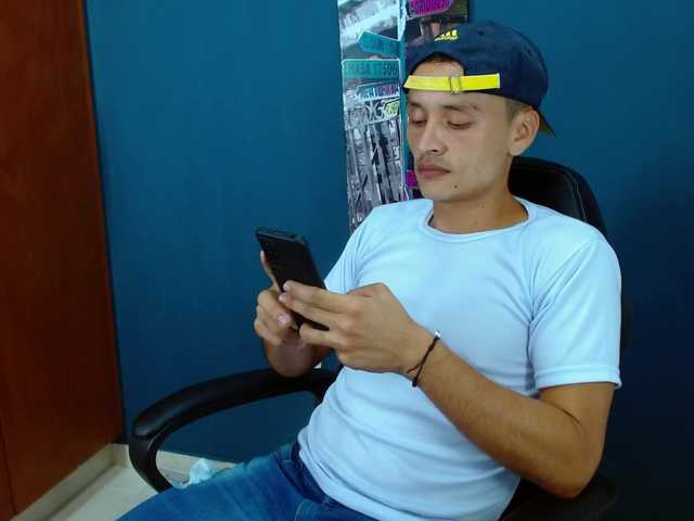 Live sex webcam photo for ErickClover #276322665