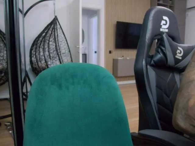 Live sex webcam photo for ErikHunk #278086898