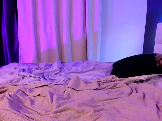 Live sex webcam photo for Erika-Foxy #272116531