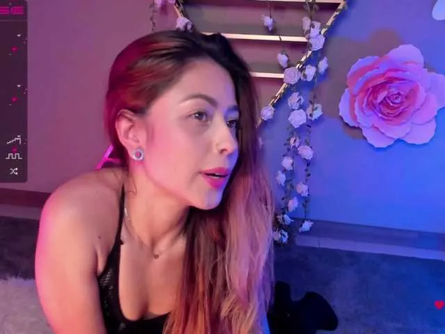 Live sex webcam photo for ErikaBenz #274371966