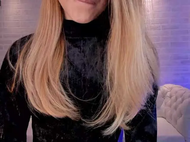 Live sex webcam photo for ErikaBenz #276058021