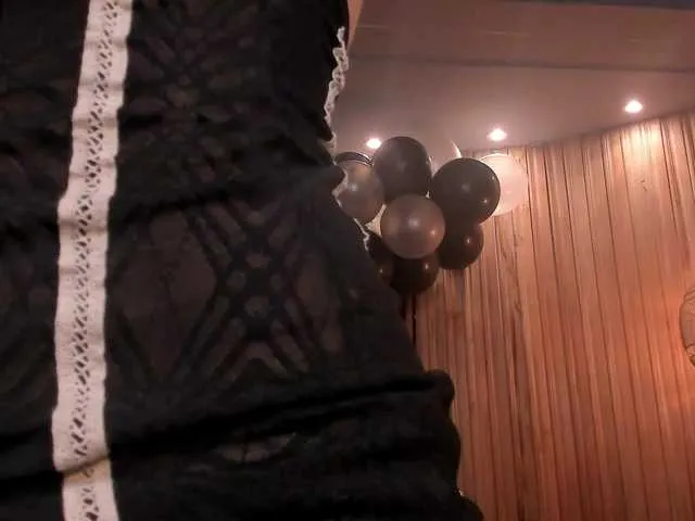 Live sex webcam photo for ErikaBenz #276782305
