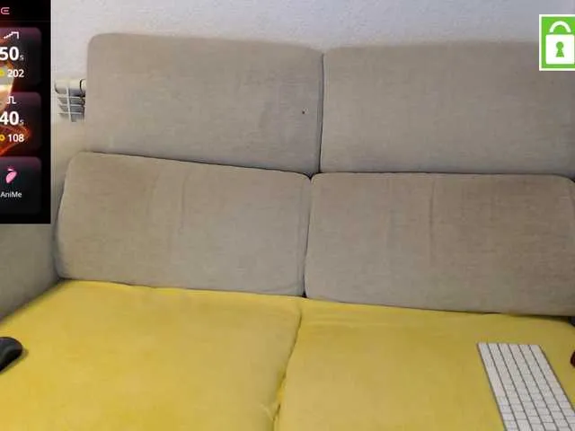 Live sex webcam photo for ErikaBird #290551742