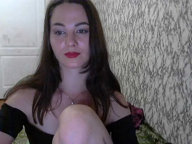 Live sex webcam photo for ErikaCharm #275927548