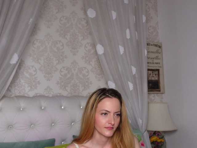 Live sex webcam photo for ErikaDawn #273336238