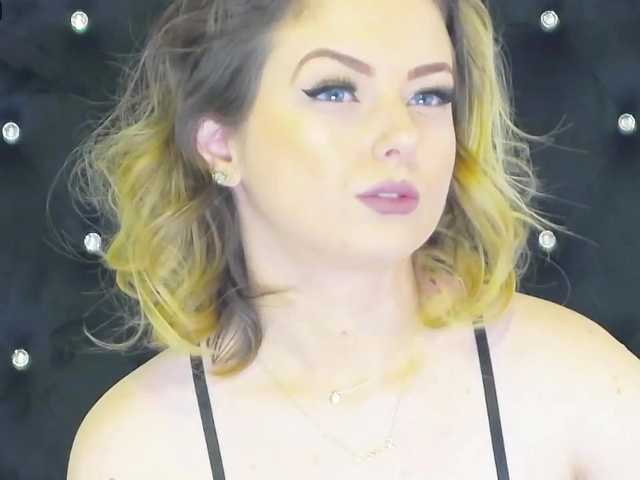 Live sex webcam photo for ErikaEnder #272873944