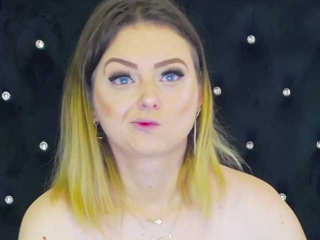 Live sex webcam photo for ErikaEnder #273061404