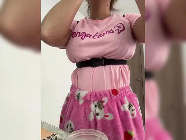 Live sex webcam photo for Erin- #290286787