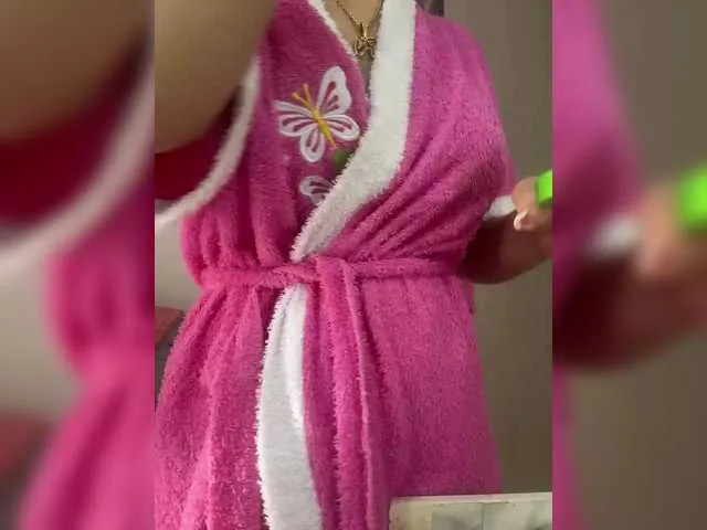 Live sex webcam photo for Erin- #291446844