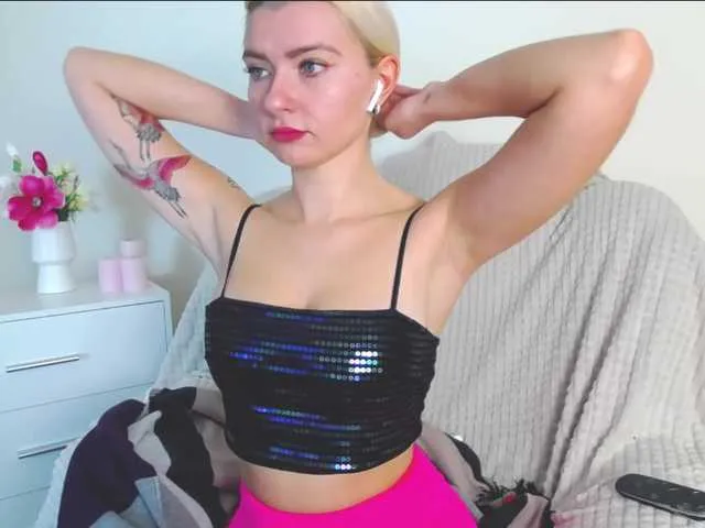 Live sex webcam photo for Ermmisel #272219224