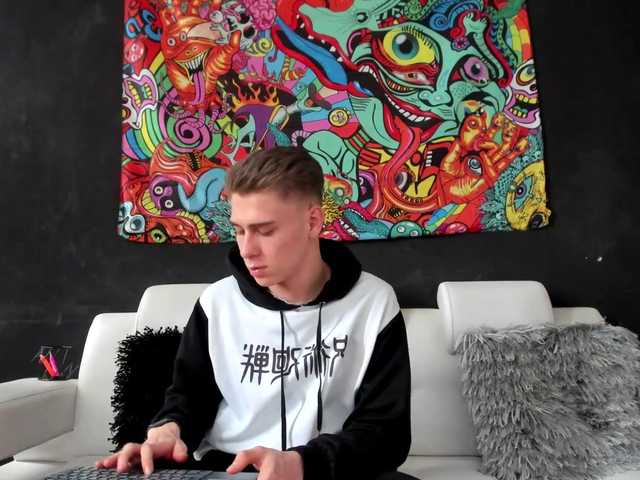 Live sex webcam photo for ErosMiller #273627418