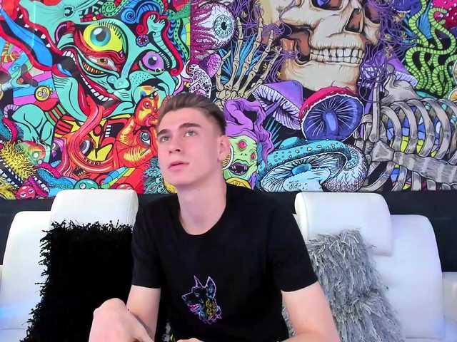 Live sex webcam photo for ErosMiller #273679041