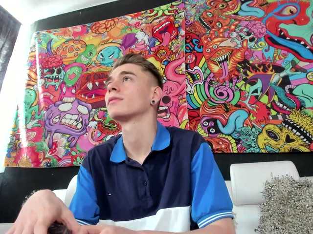 Live sex webcam photo for ErosMiller #275114720