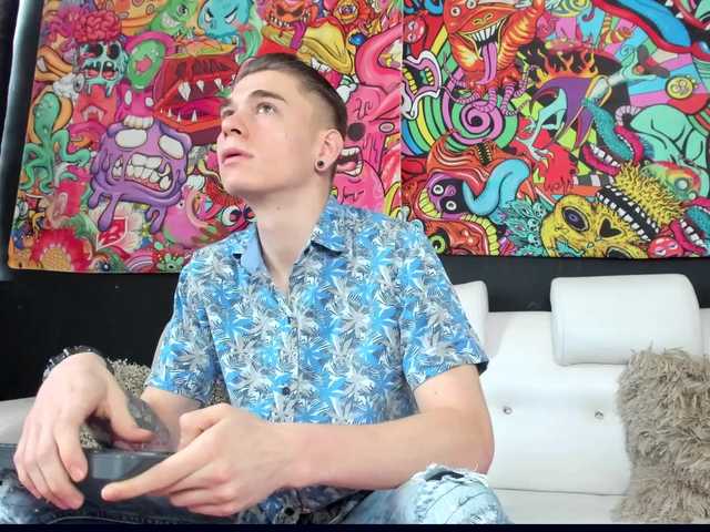 Live sex webcam photo for ErosMiller #275406958