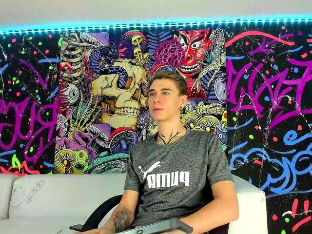 Live sex webcam photo for ErosMiller #275553347