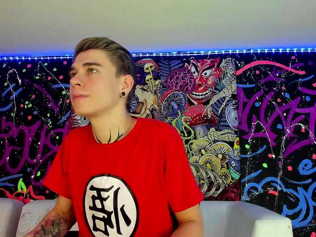 Live sex webcam photo for ErosMiller #275583284