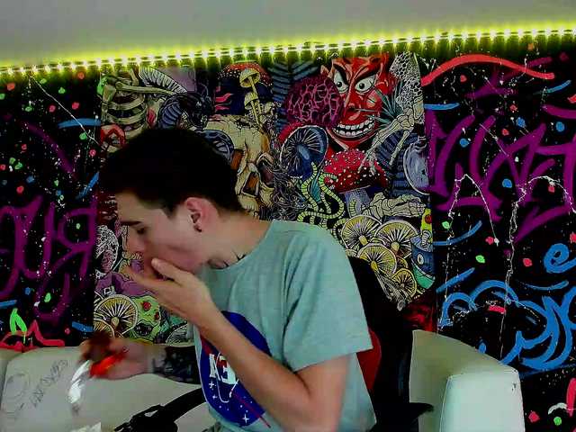 Live sex webcam photo for ErosMiller #275640826