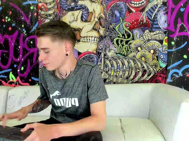 Live sex webcam photo for ErosMiller #275663797