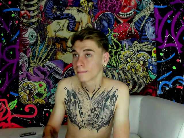 Live sex webcam photo for ErosMiller #275692352