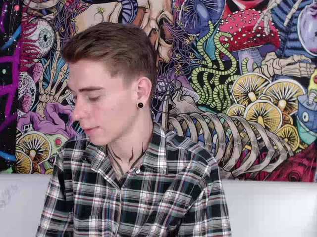 Live sex webcam photo for ErosMiller #275904877