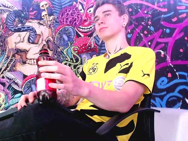 Live sex webcam photo for ErosMiller #276132181