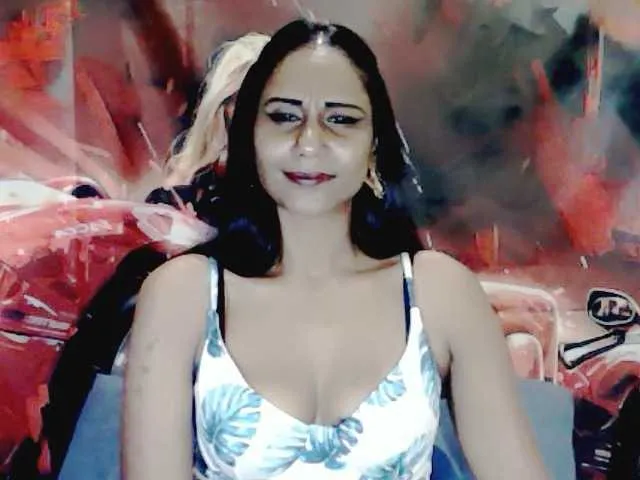Live sex webcam photo for ErroticStarr #290440489