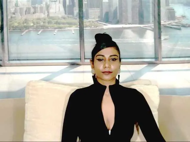 Live sex webcam photo for ErroticStarr #292153490