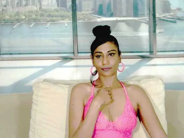 Live sex webcam photo for ErroticStarr #292392811