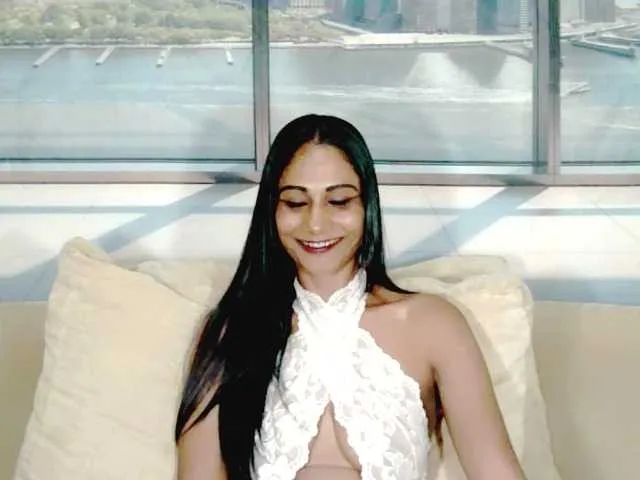 Live sex webcam photo for ErroticStarr #292725540