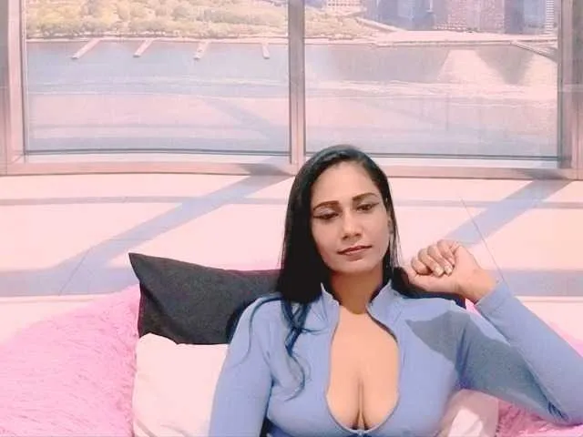 Live sex webcam photo for ErroticStarr #293735536