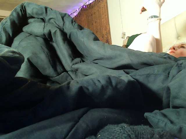 Live sex webcam photo for Esagee #272106886