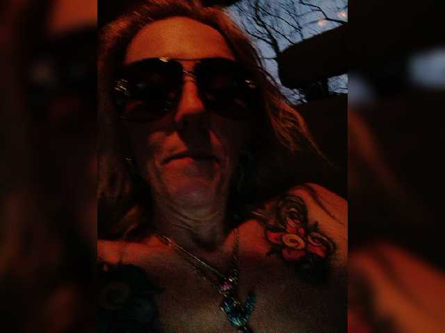 Live sex webcam photo for Esagee #272771758