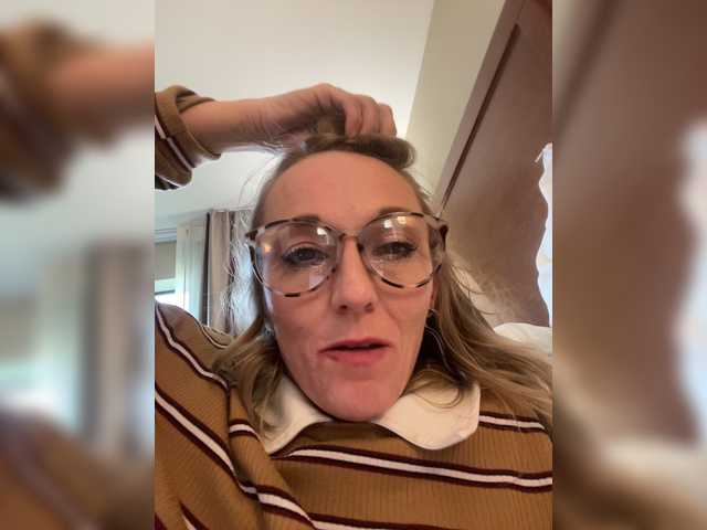 Live sex webcam photo for Esagee #273342164