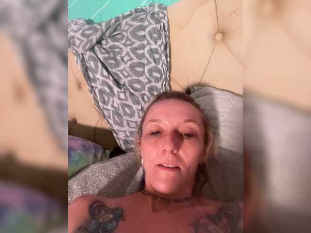 Live sex webcam photo for Esagee #273954641