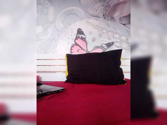 Live sex webcam photo for Esenia79 #290721548