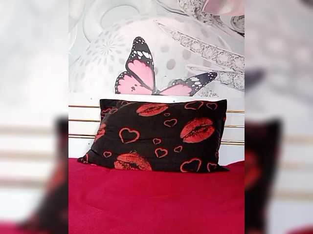 Live sex webcam photo for Esenia79 #291573623