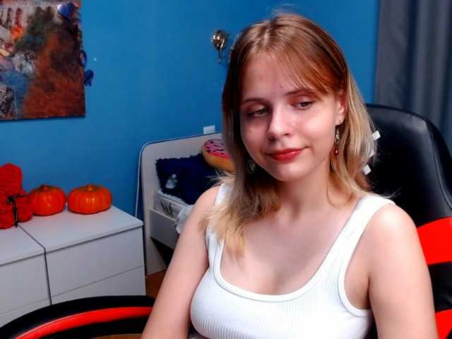 Live sex webcam photo for EshliBent #276120025