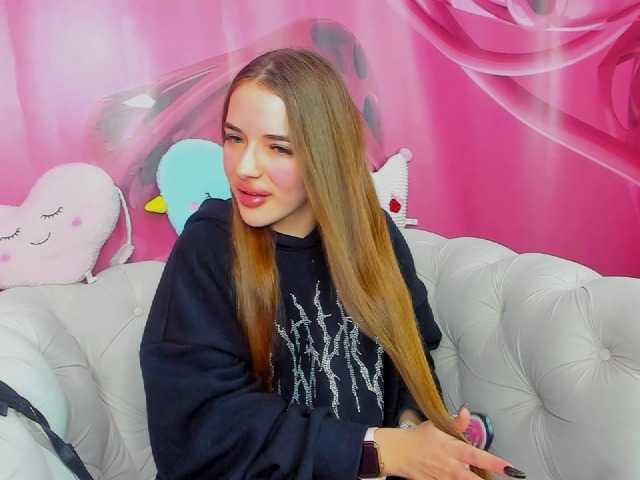 Live sex webcam photo for EshlyWow #271838014