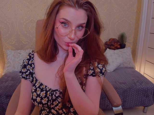 Live sex webcam photo for Esmeerrr #274016647