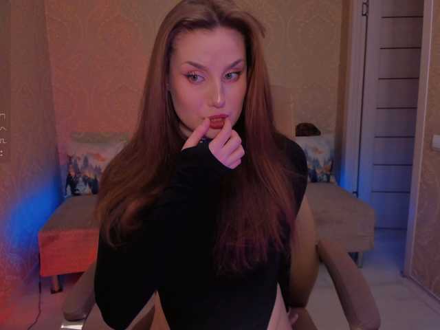 Live sex webcam photo for Esmeerrr #276763624