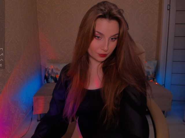 Live sex webcam photo for Esmeerrr #277114785