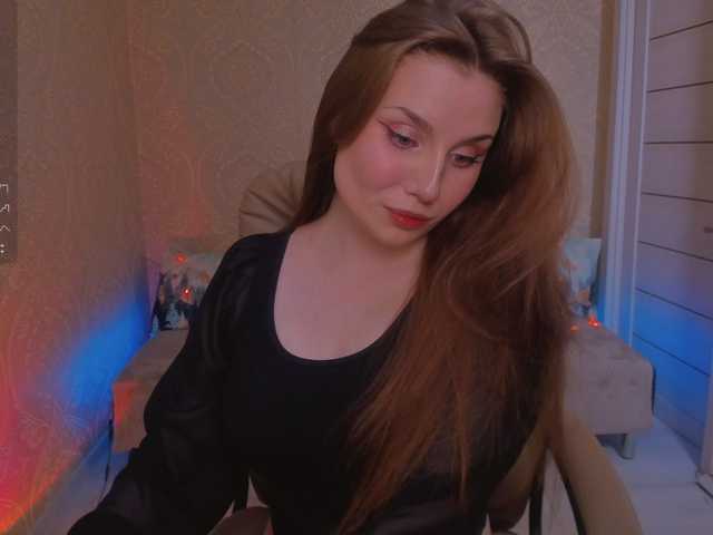 Live sex webcam photo for Esmeerrr #277212322