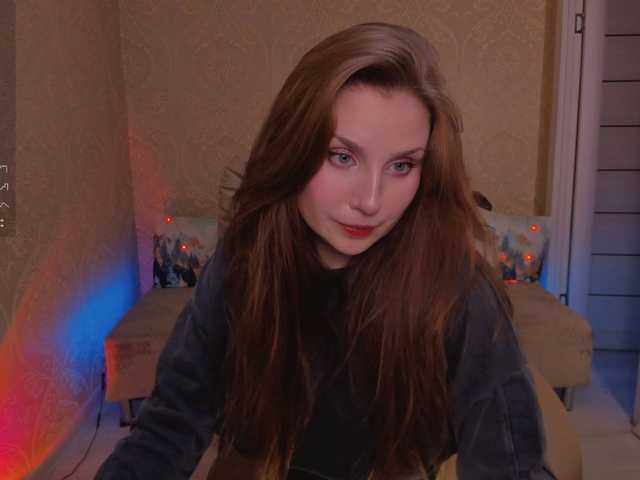 Live sex webcam photo for Esmeerrr #277273935