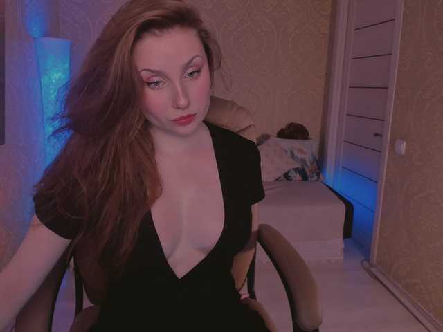 Live sex webcam photo for Esmeerrr #283775151