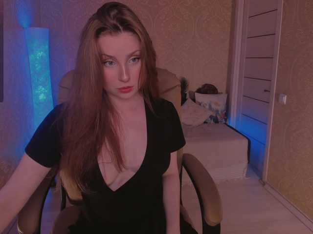 Live sex webcam photo for Esmeerrr #288446667